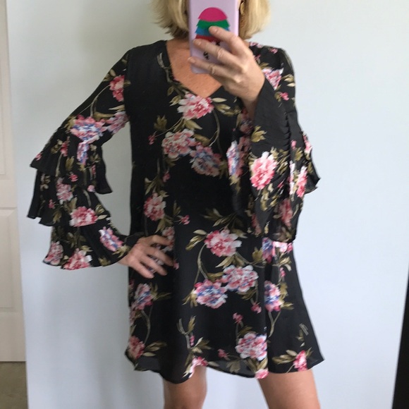 Floral Tiered Bell Sleeve Dress - Picture 6 of 8